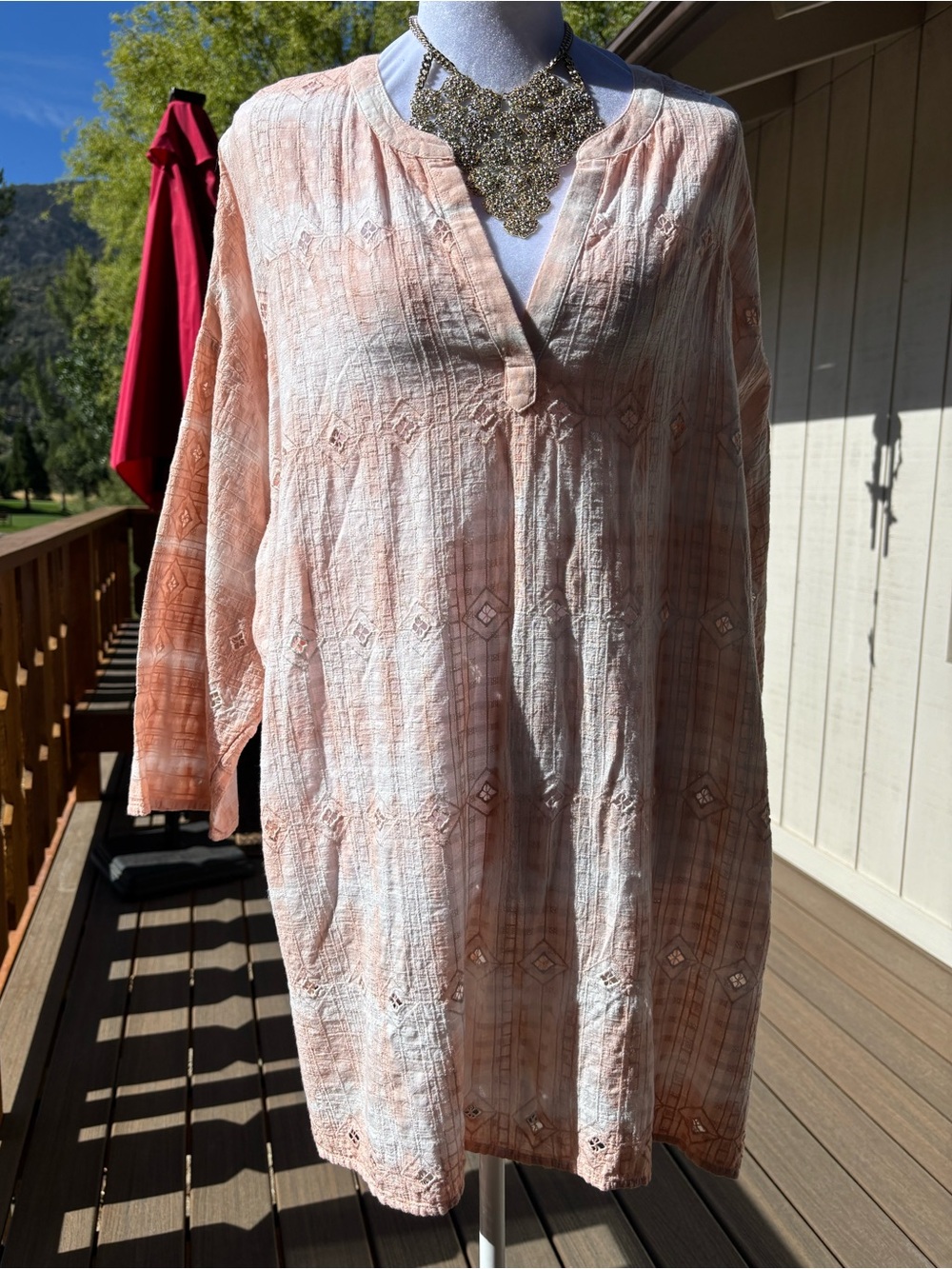 J Jill Peach and cream 🍑 Embroidered eyelet Women'sTunic